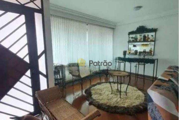 Sobrado à venda com 4 quartos, 300m² - Foto 4