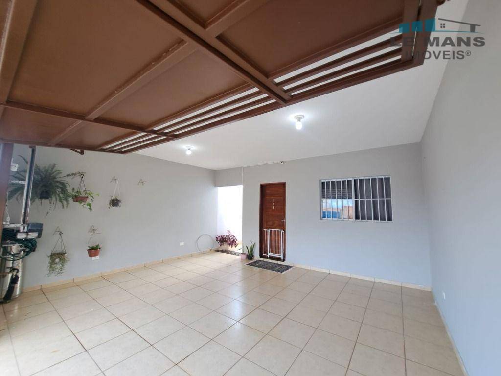 Casa à venda com 2 quartos, 120m² - Foto 1