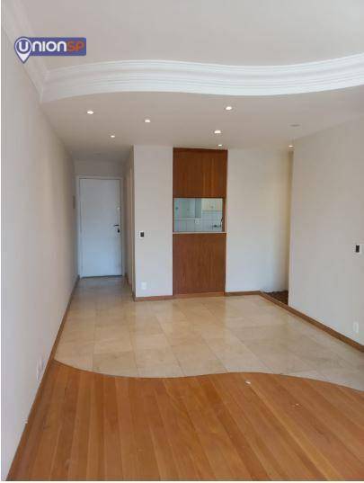 Apartamento à venda com 2 quartos, 70m² - Foto 4