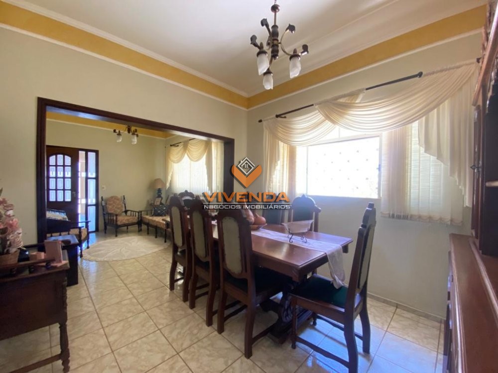 Casa à venda com 3 quartos, 207m² - Foto 5