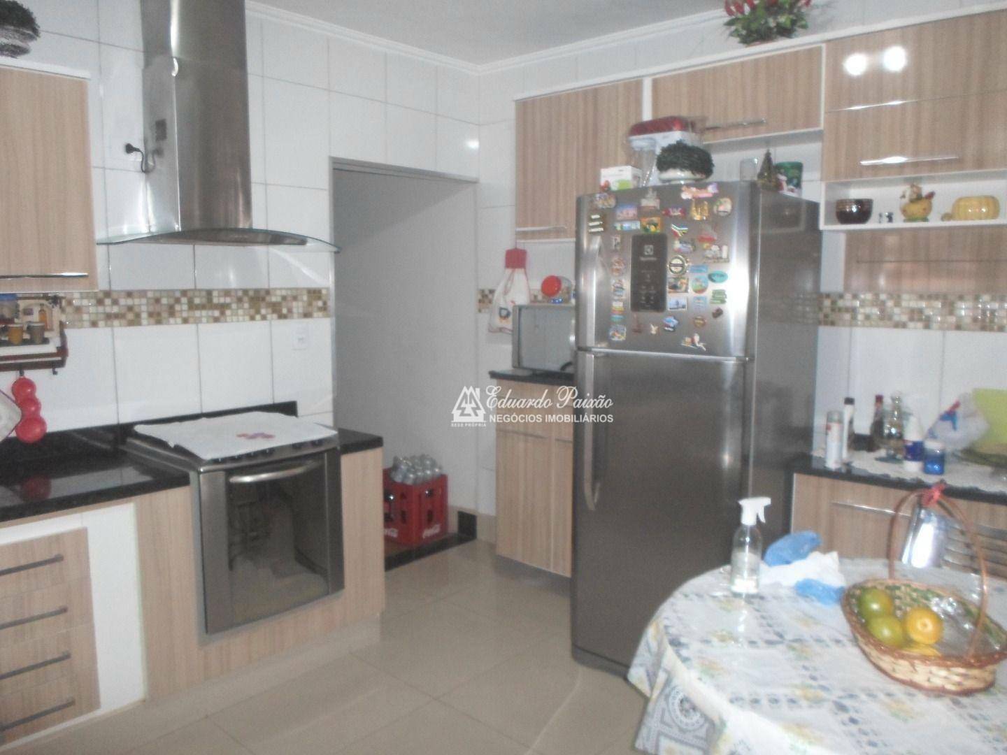 Sobrado à venda com 3 quartos, 222m² - Foto 4