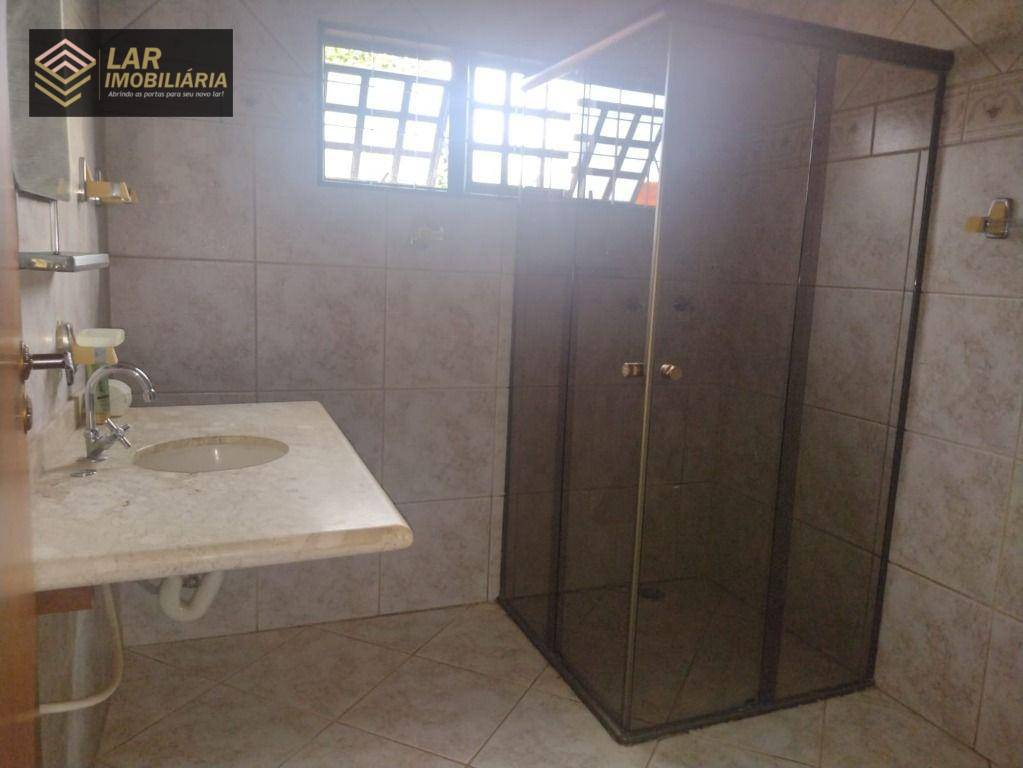 Casa para alugar com 3 quartos, 170m² - Foto 13