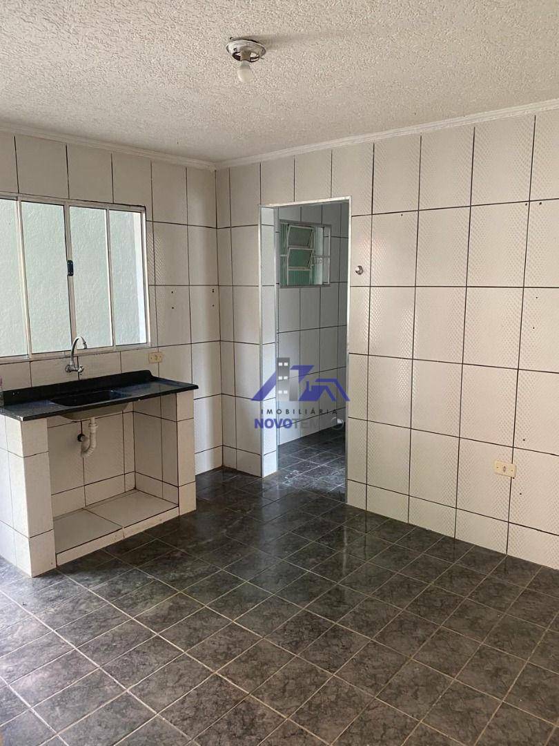 Casa à venda com 2 quartos, 200m² - Foto 11