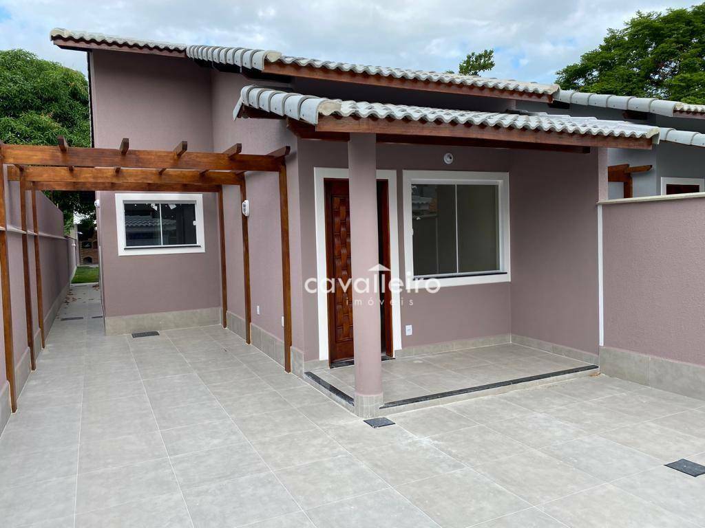 Casa à venda com 3 quartos, 100m² - Foto 1