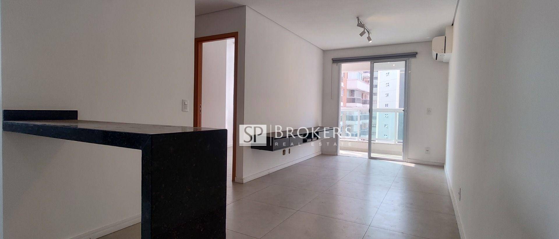 Apartamento à venda com 2 quartos, 61m² - Foto 2