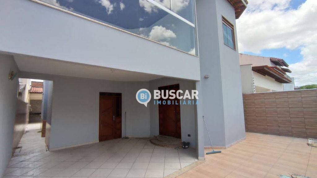 Casa à venda com 4 quartos, 290m² - Foto 2