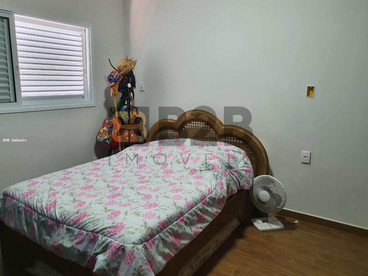 Casa à venda com 3 quartos, 335m² - Foto 15