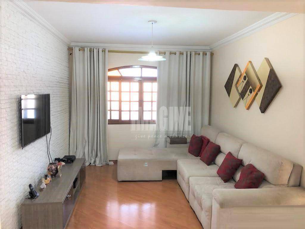 Sobrado à venda com 4 quartos, 209m² - Foto 1