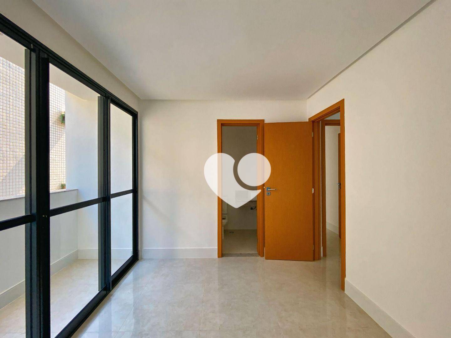 Apartamento à venda com 4 quartos, 190m² - Foto 21