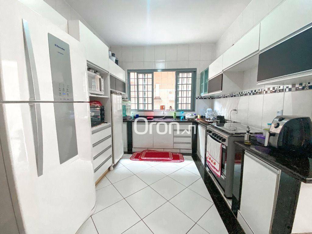 Sobrado à venda com 4 quartos, 360m² - Foto 5