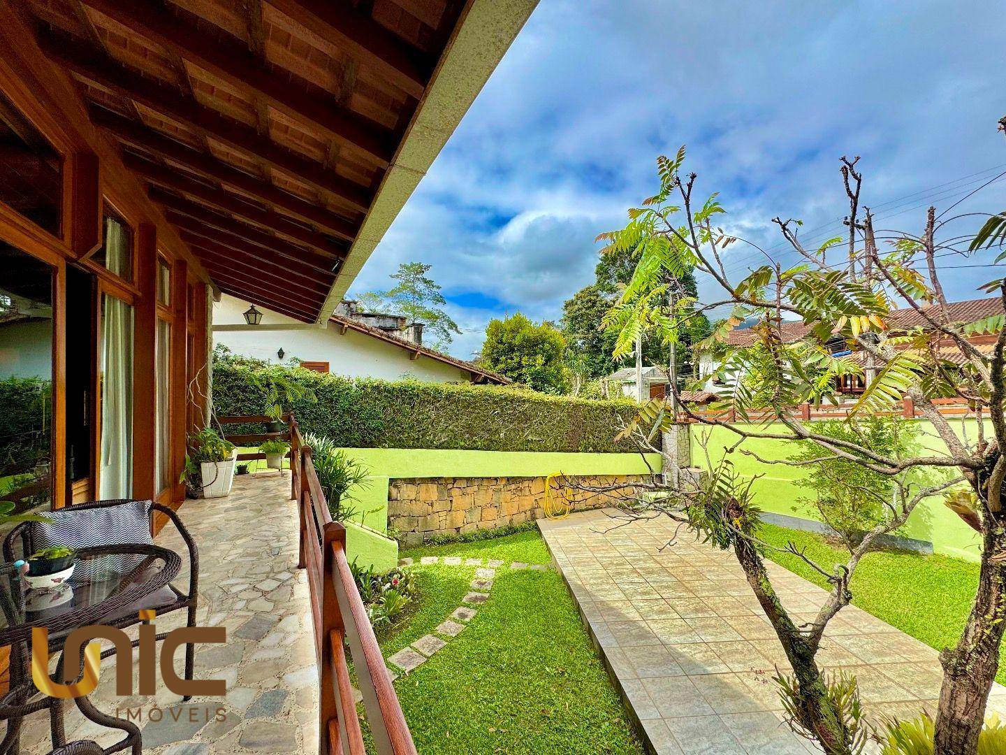 Casa à venda com 4 quartos, 220m² - Foto 11
