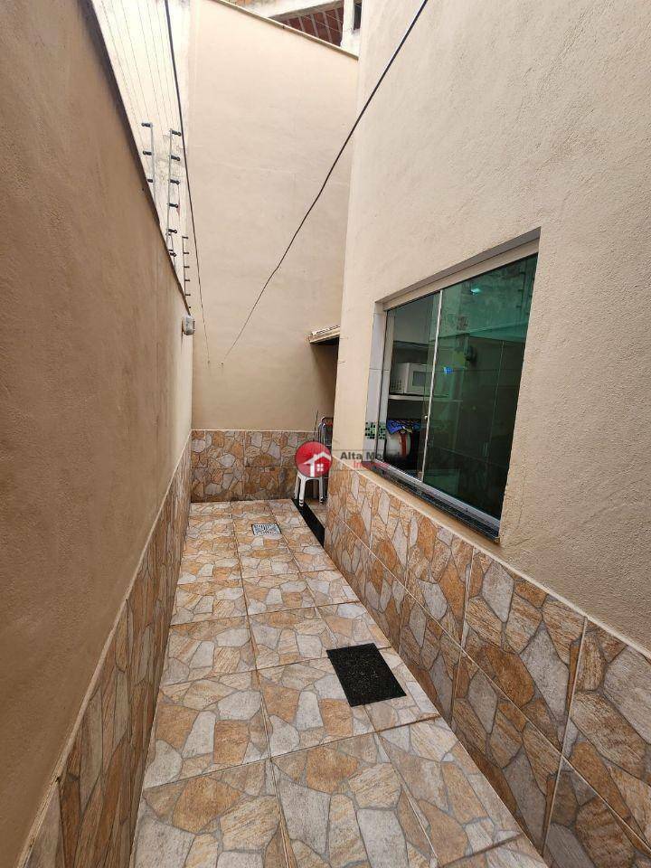 Casa à venda com 3 quartos, 140m² - Foto 4