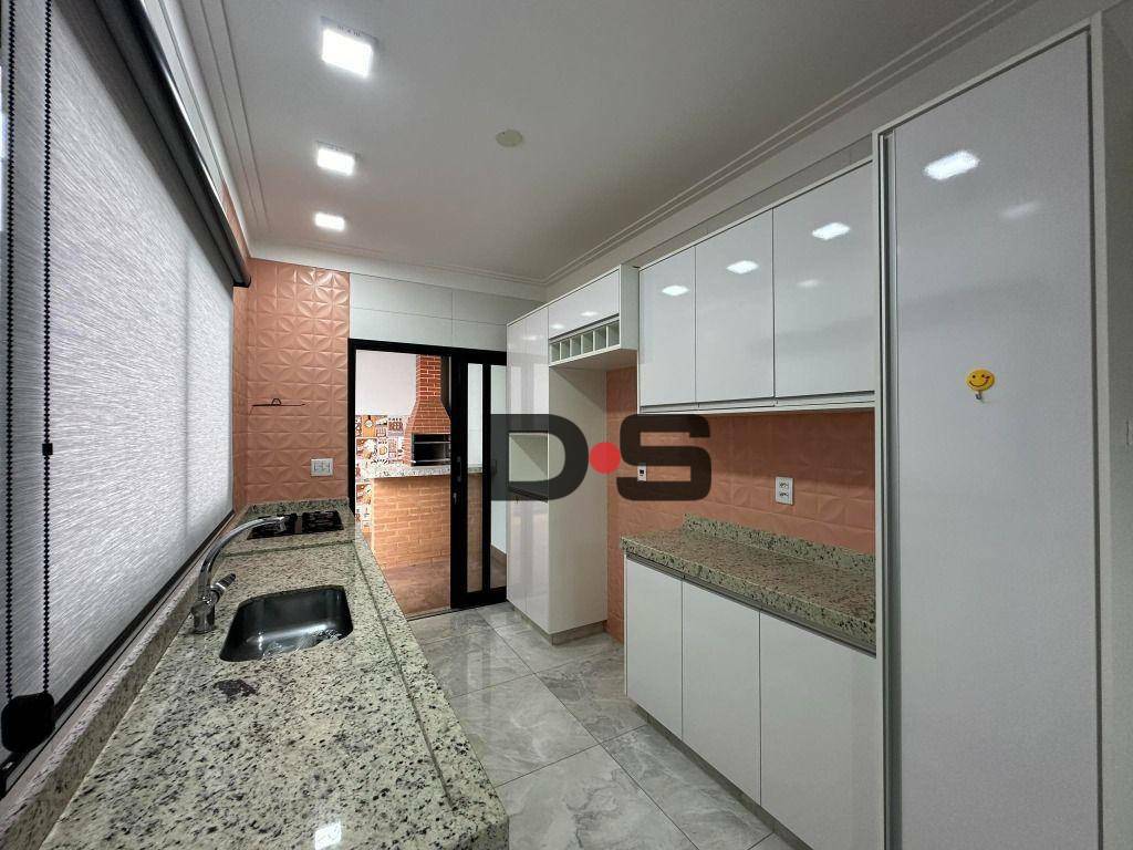 Casa à venda com 2 quartos, 90m² - Foto 10