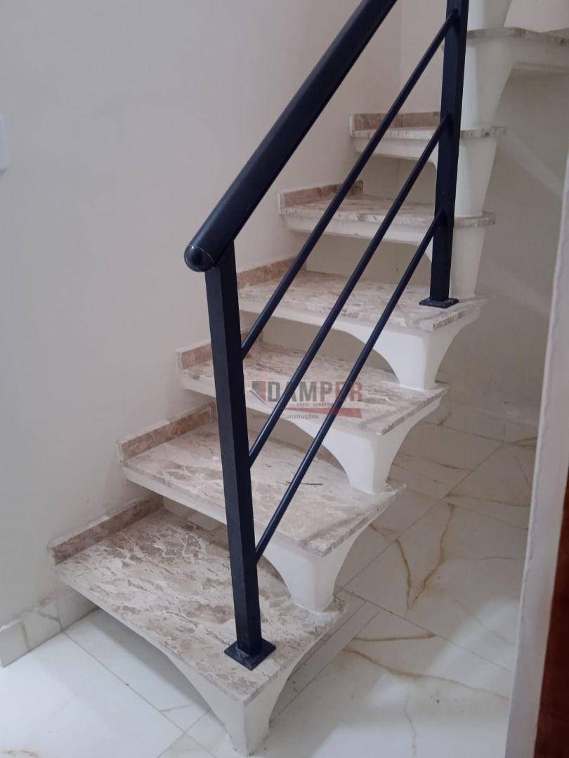 Sobrado à venda com 2 quartos, 150m² - Foto 2