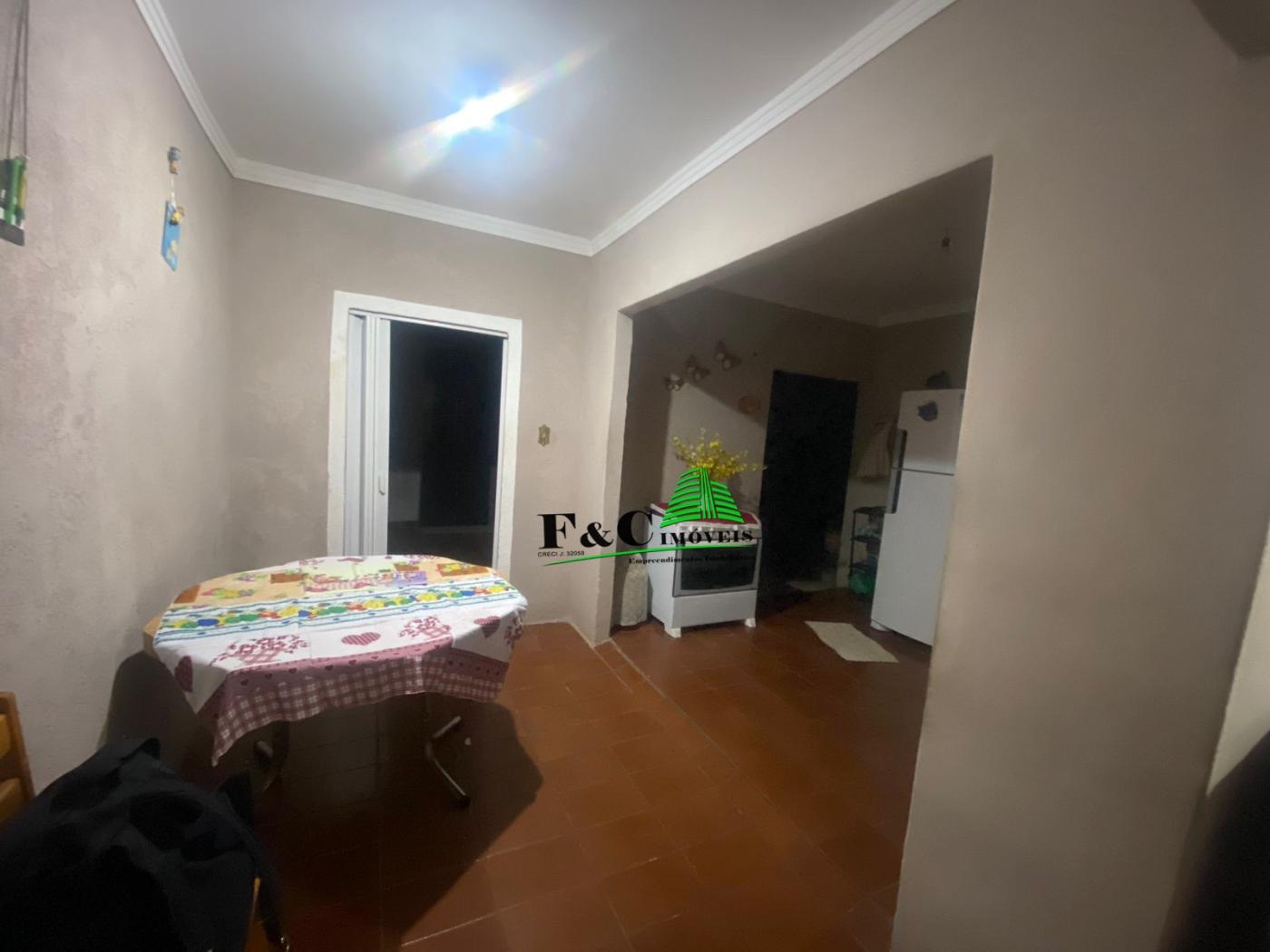 Casa à venda com 2 quartos, 140m² - Foto 3