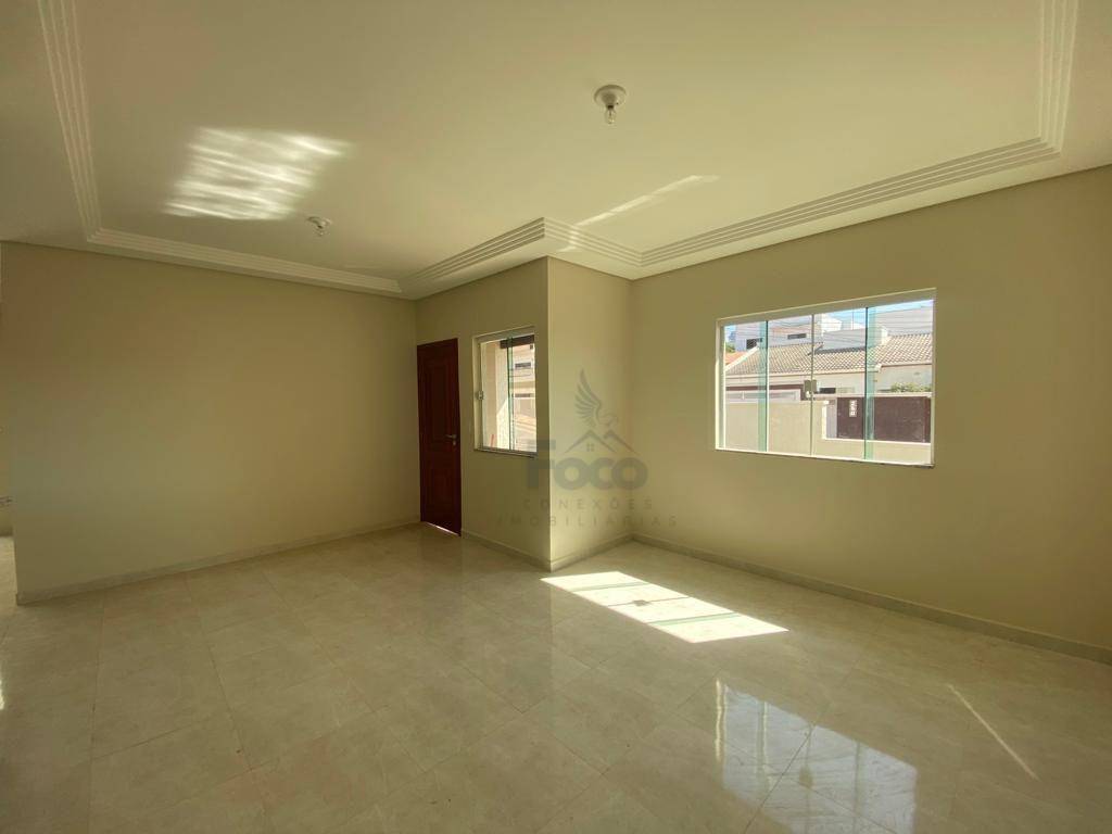 Casa à venda com 3 quartos, 189m² - Foto 2