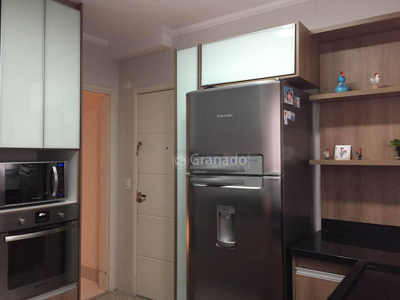 Apartamento à venda com 3 quartos, 130m² - Foto 4