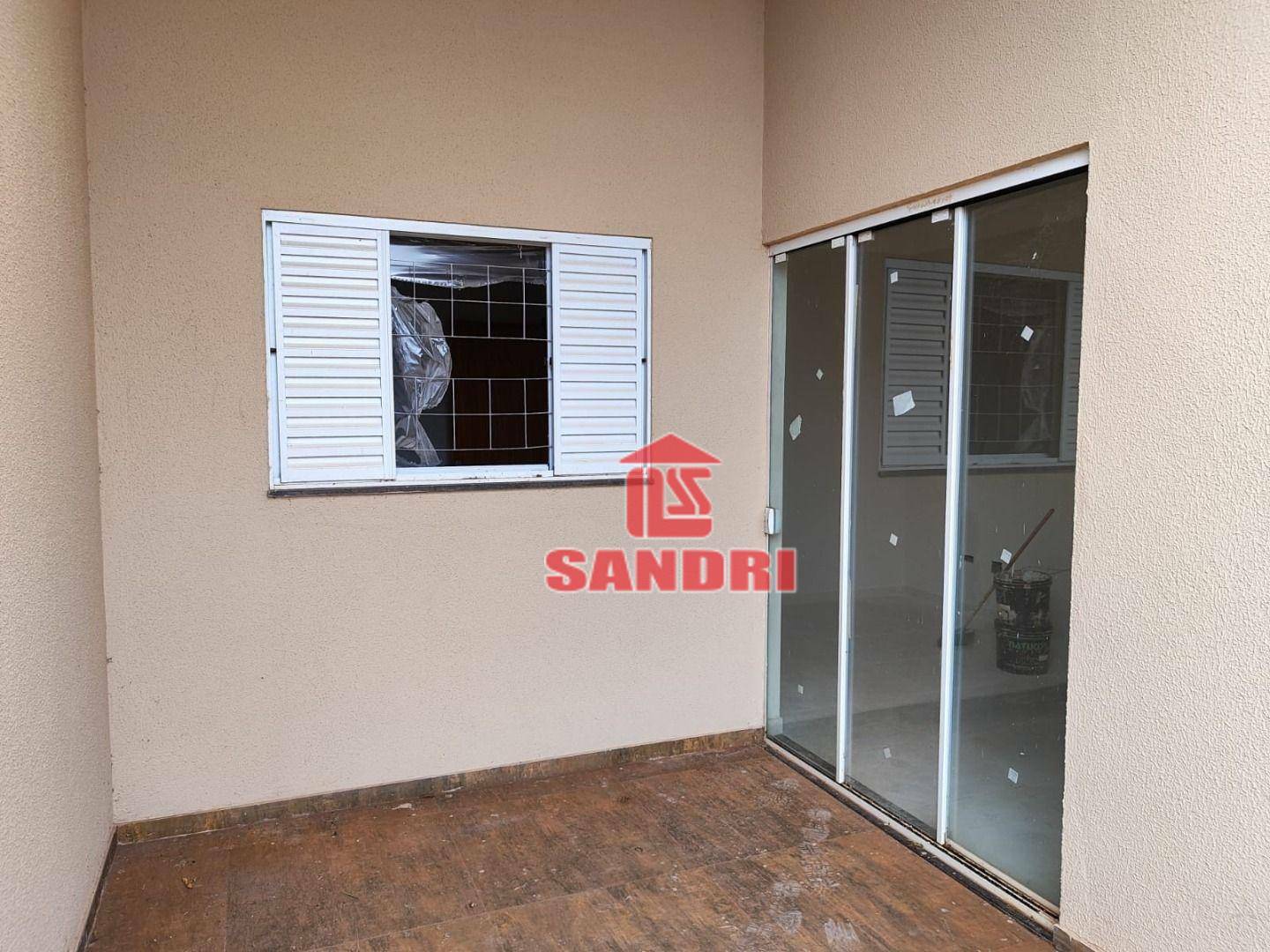 Casa à venda com 3 quartos, 66m² - Foto 2