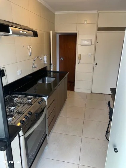 Apartamento para alugar com 3 quartos, 105m² - Foto 15