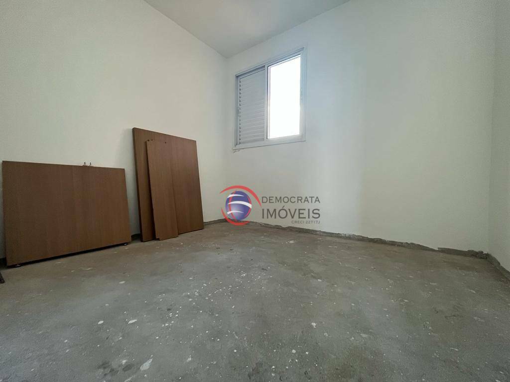 Apartamento à venda com 2 quartos, 65m² - Foto 2