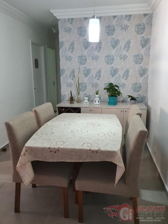 Apartamento à venda com 3 quartos, 70m² - Foto 1