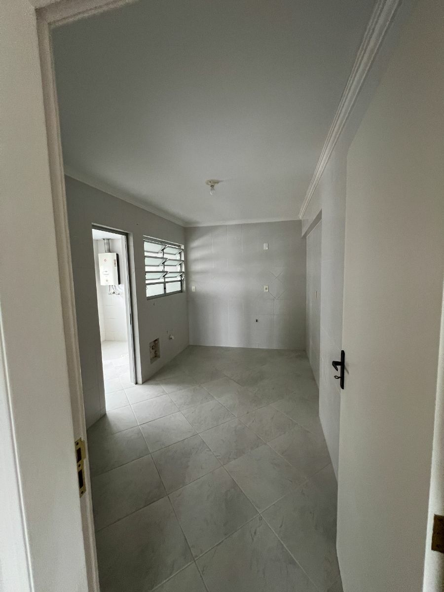 Apartamento à venda com 3 quartos, 136m² - Foto 13