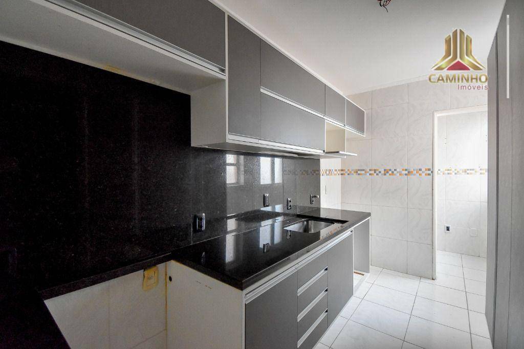 Apartamento à venda com 2 quartos, 65m² - Foto 2