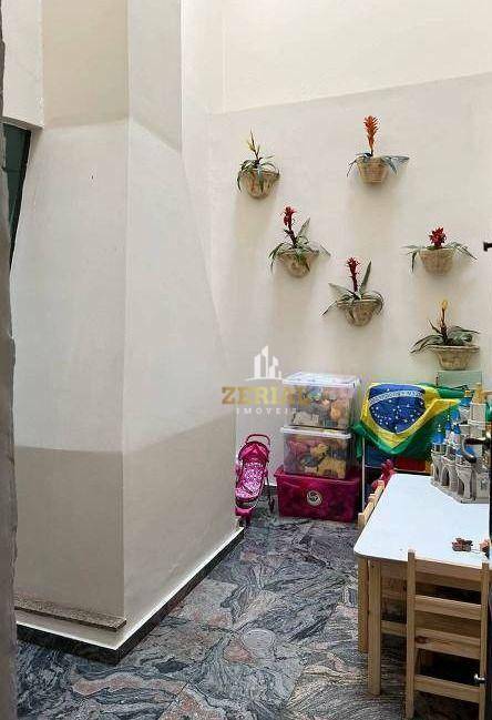 Sobrado à venda com 3 quartos, 327m² - Foto 4