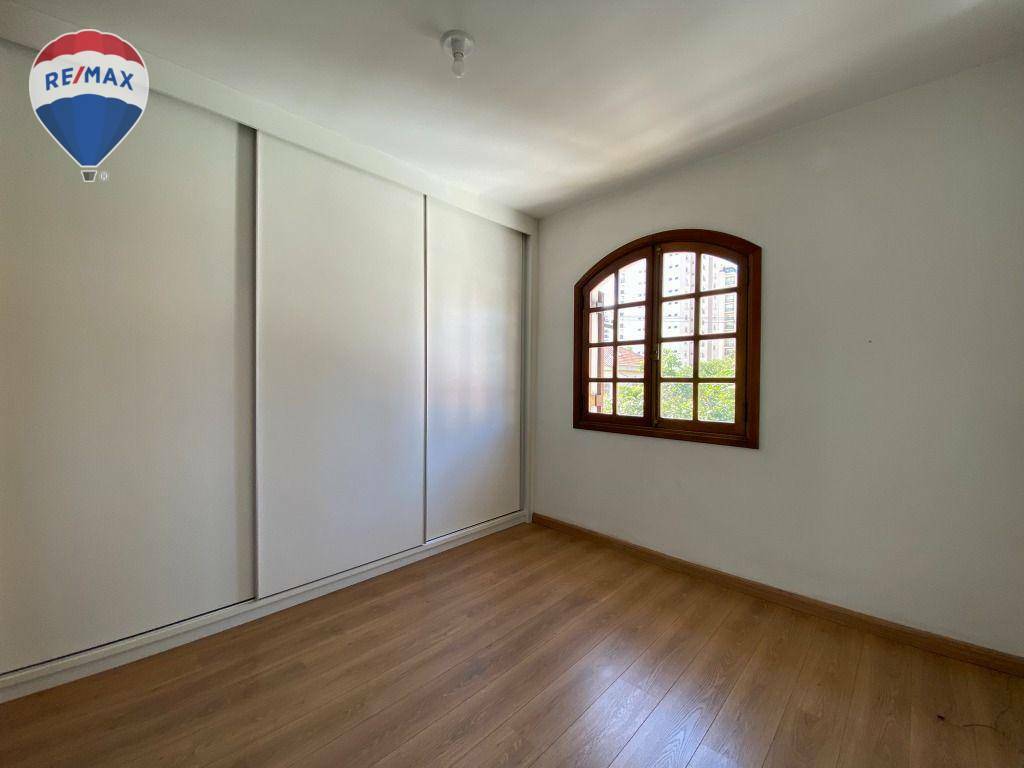 Casa para alugar com 5 quartos, 282m² - Foto 42