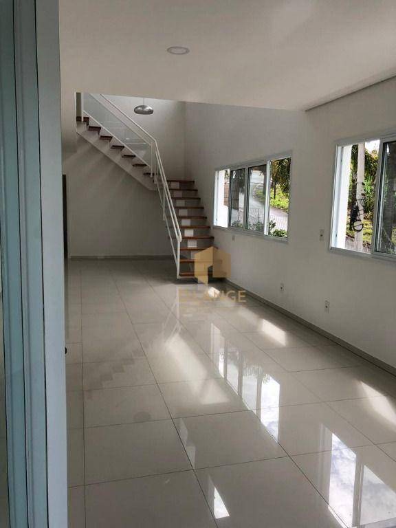 Casa de Condomínio à venda com 3 quartos, 227m² - Foto 3