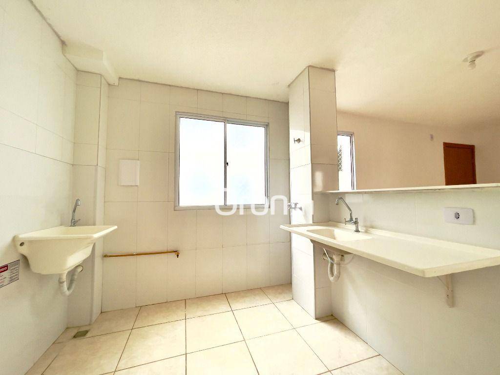 Apartamento à venda com 2 quartos, 42m² - Foto 4