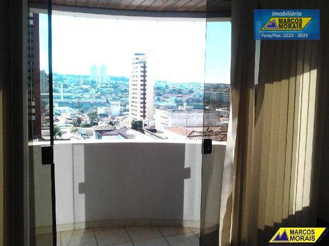 Apartamento à venda com 3 quartos, 98m² - Foto 12