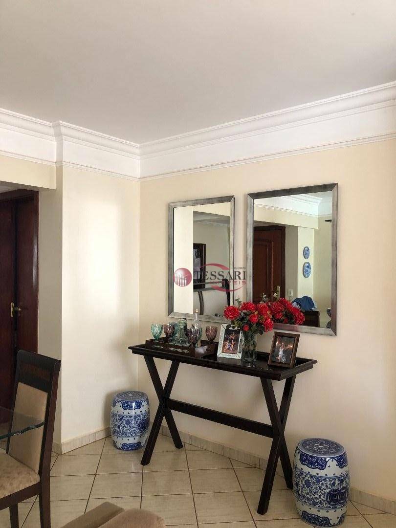 Apartamento à venda com 3 quartos, 130m² - Foto 3