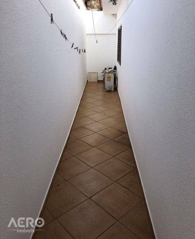 Casa à venda com 3 quartos, 200m² - Foto 19
