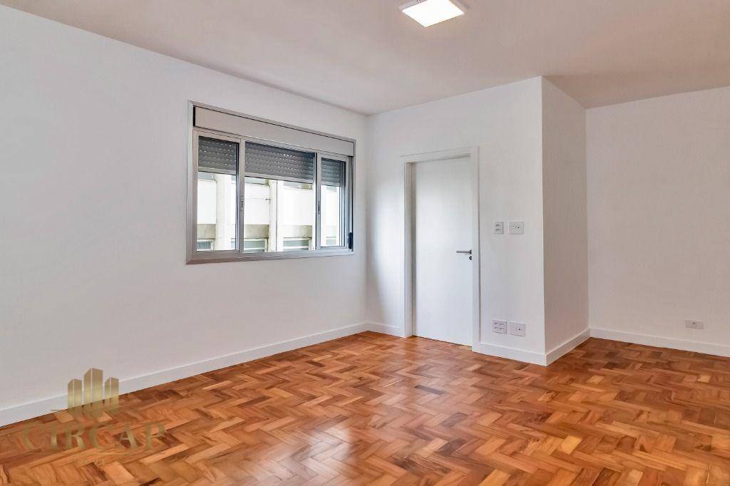 Apartamento à venda com 3 quartos, 270m² - Foto 10