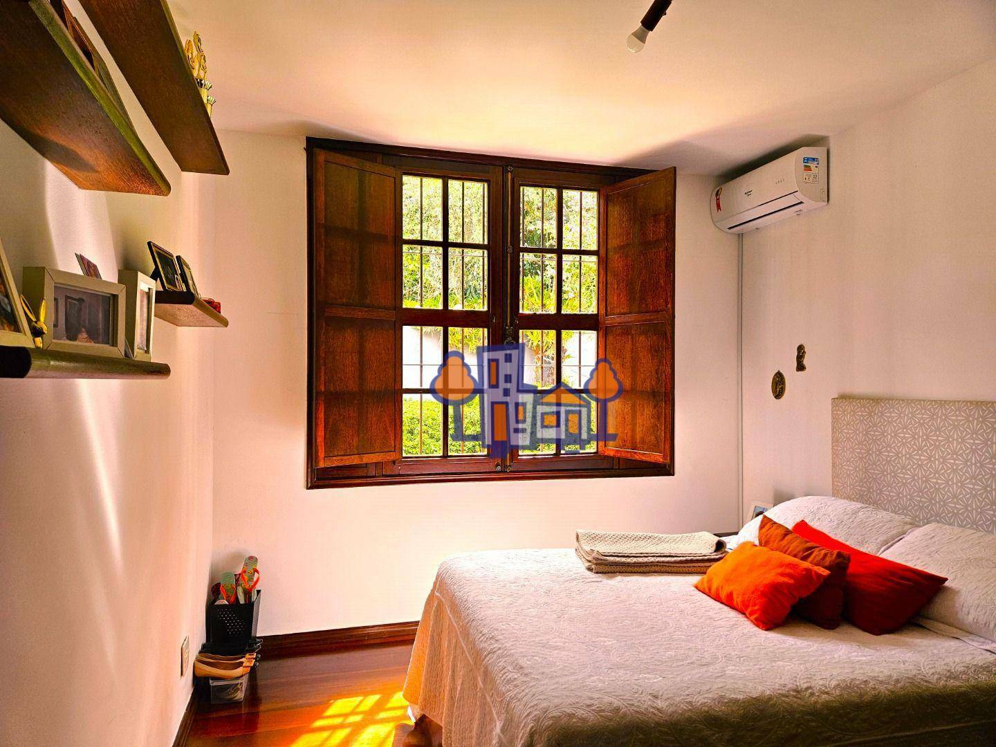 Casa à venda com 4 quartos, 300m² - Foto 16