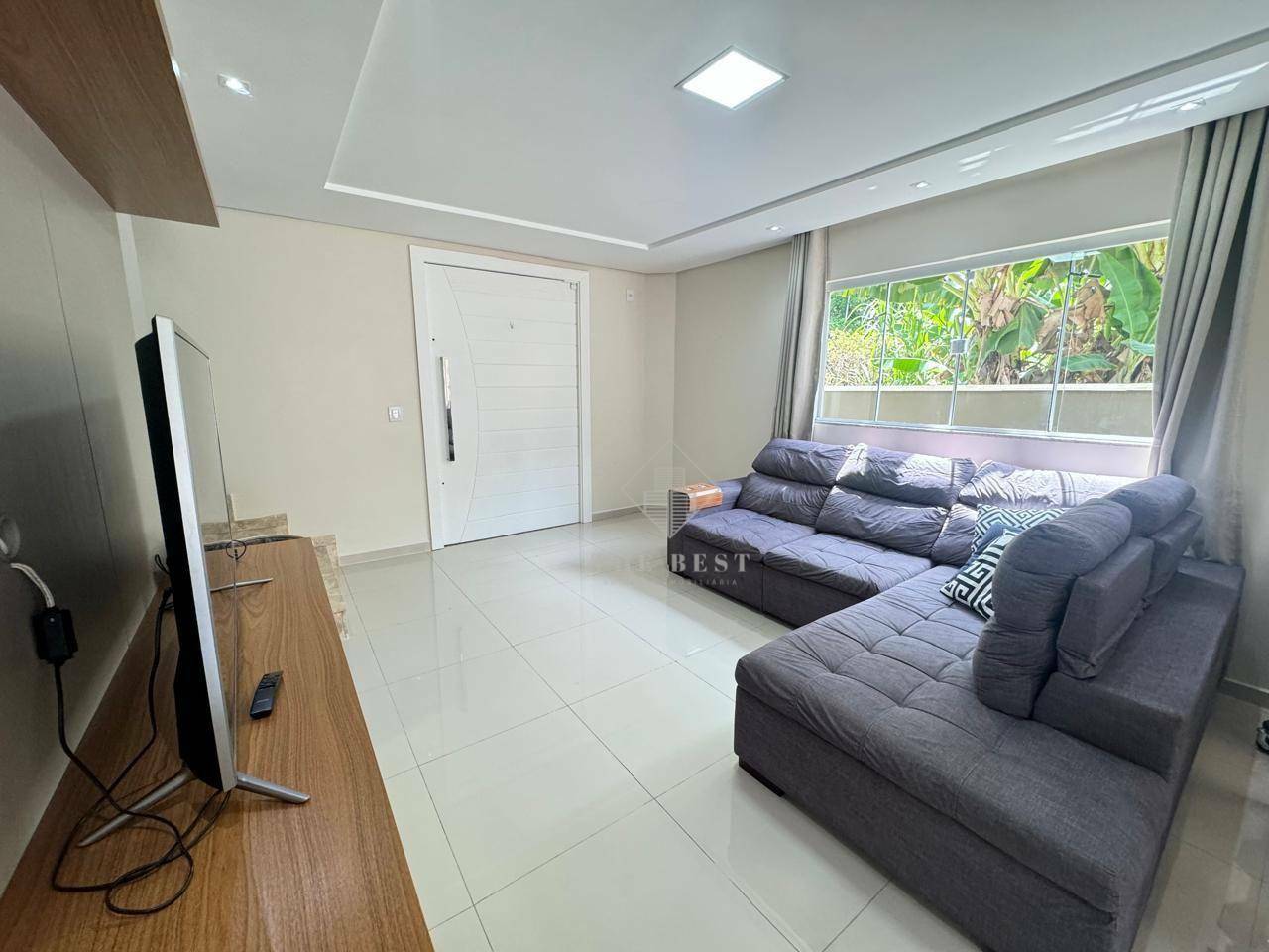 Casa à venda com 4 quartos, 250m² - Foto 3