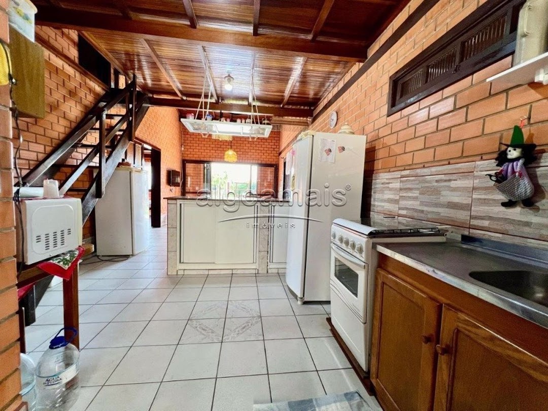 Casa à venda com 3 quartos, 125m² - Foto 12