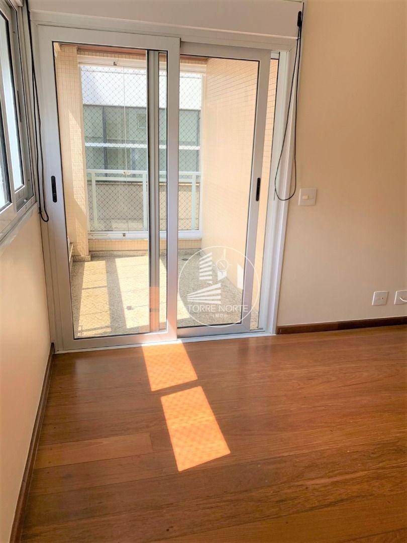 Apartamento para alugar com 4 quartos, 360m² - Foto 6