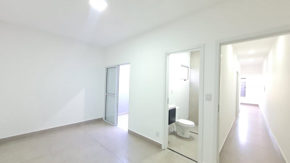 Casa à venda com 2 quartos, 125m² - Foto 2