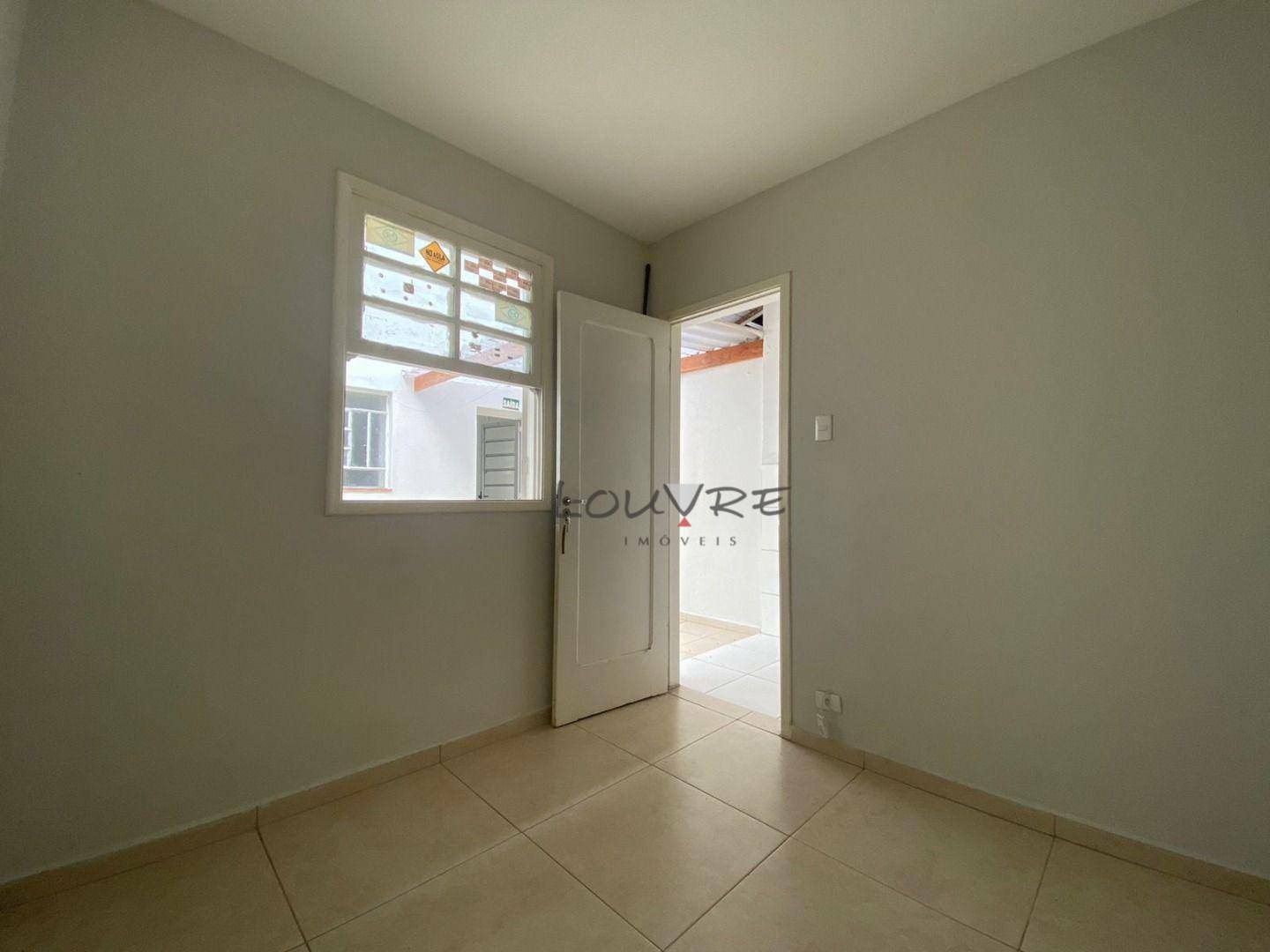 Casa para alugar com 2 quartos, 130m² - Foto 13