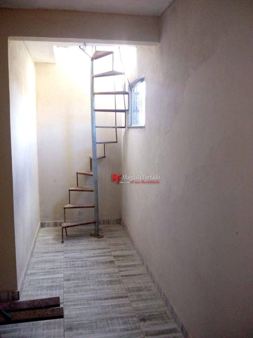 Casa à venda com 2 quartos, 110m² - Foto 2