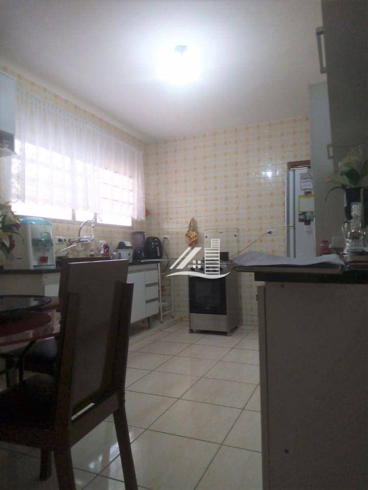 Sobrado à venda com 3 quartos, 141m² - Foto 4