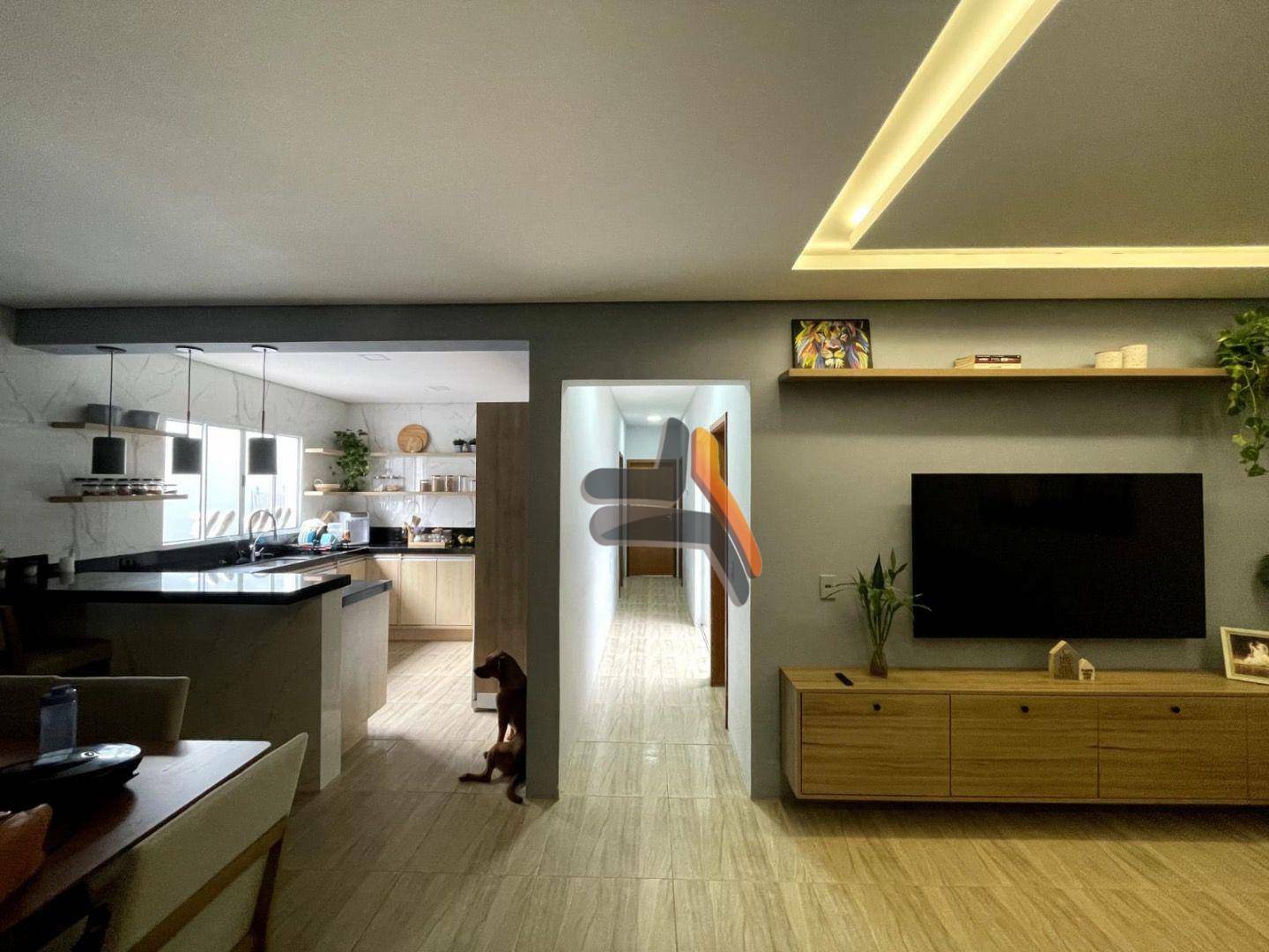 Casa à venda com 3 quartos, 103m² - Foto 1