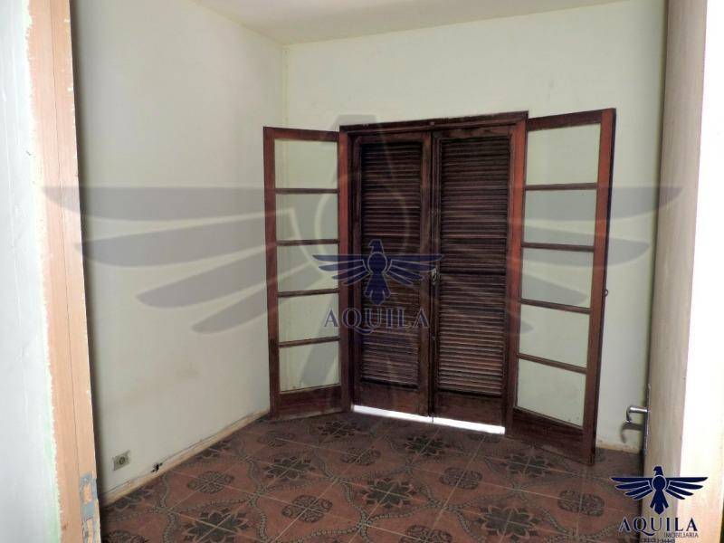 Casa para alugar com 5 quartos, 176m² - Foto 9