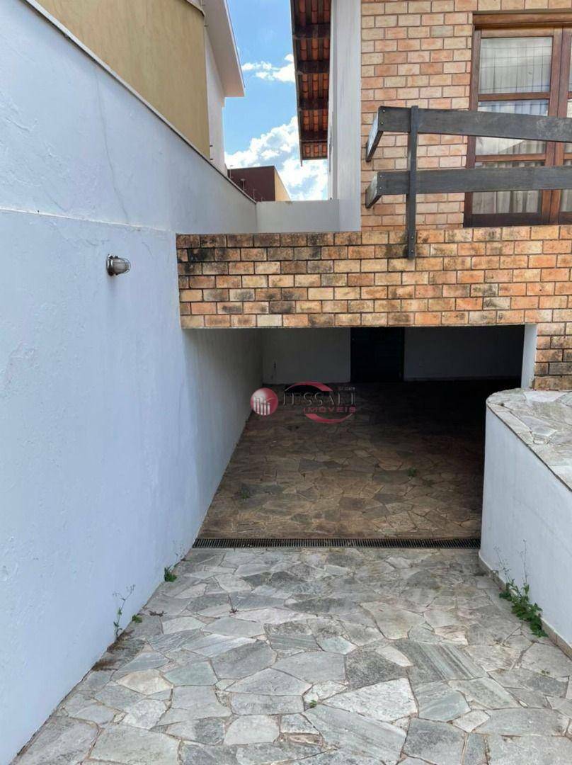 Casa à venda e aluguel com 3 quartos, 460m² - Foto 28