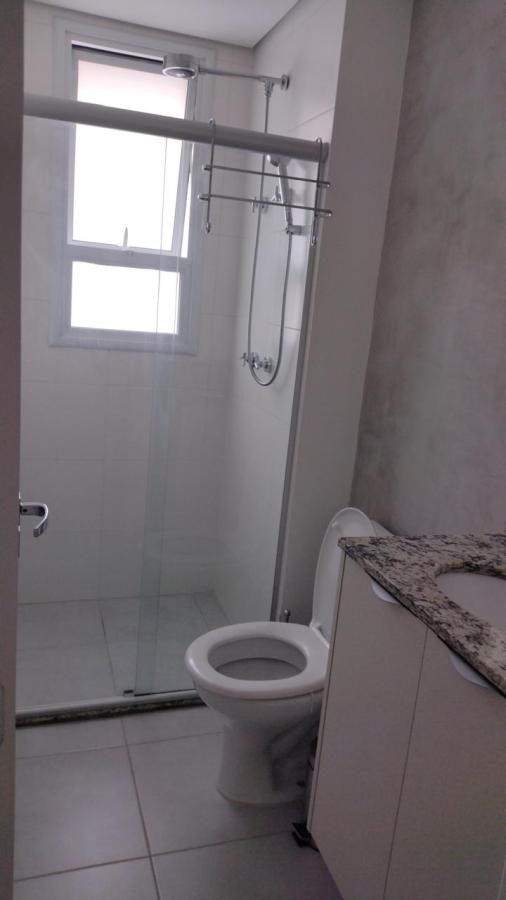 Apartamento à venda com 2 quartos, 70m² - Foto 3