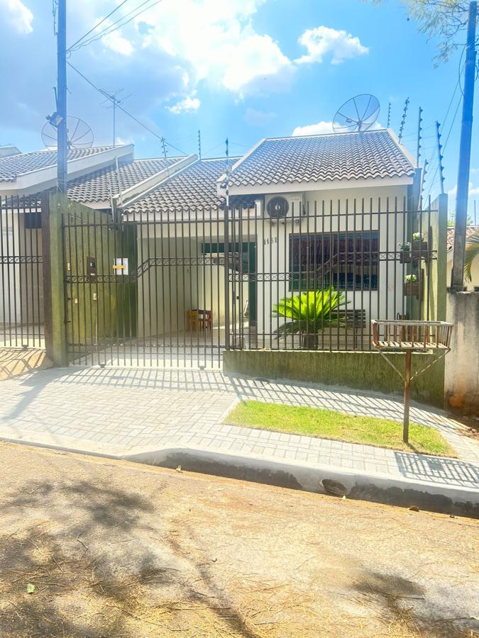 Casa à venda com 3 quartos, 106m² - Foto 1