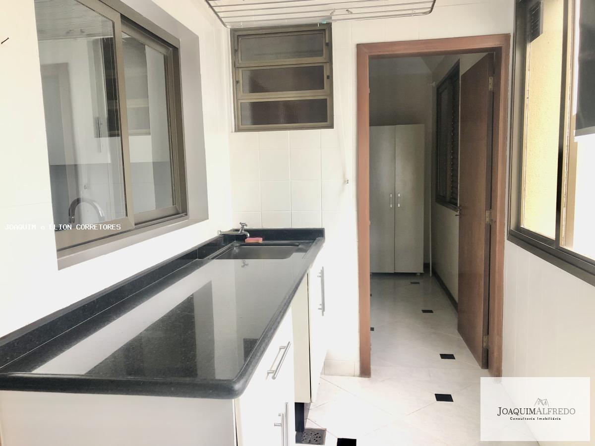 Apartamento à venda com 4 quartos, 224m² - Foto 17