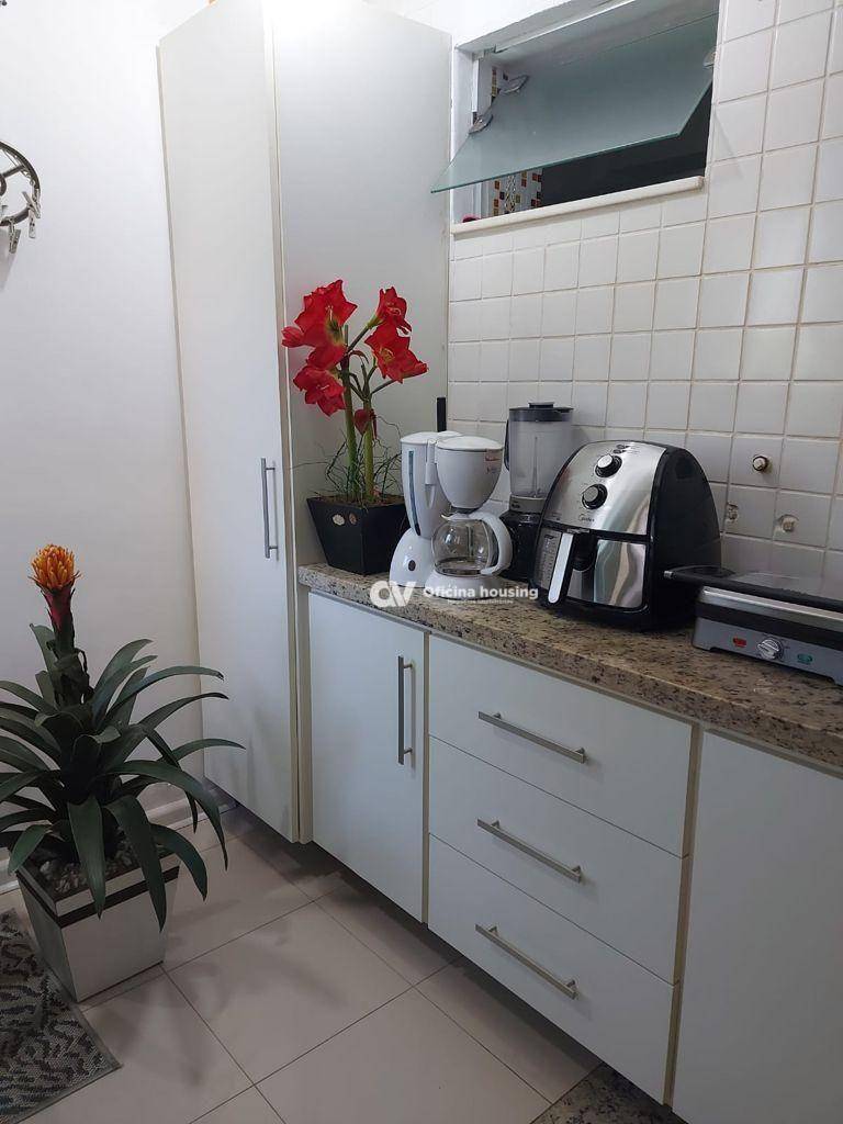 Apartamento à venda com 3 quartos, 70m² - Foto 18